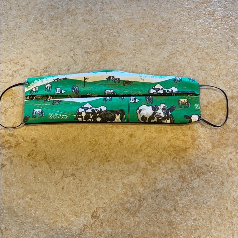 Mens pleated face mask filter opening golf WI cows